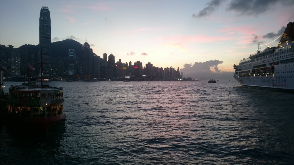 Zonsondergang in Hong Kong.