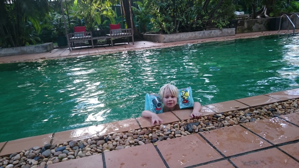 Merijn wordt al een echte zwemkampioen.